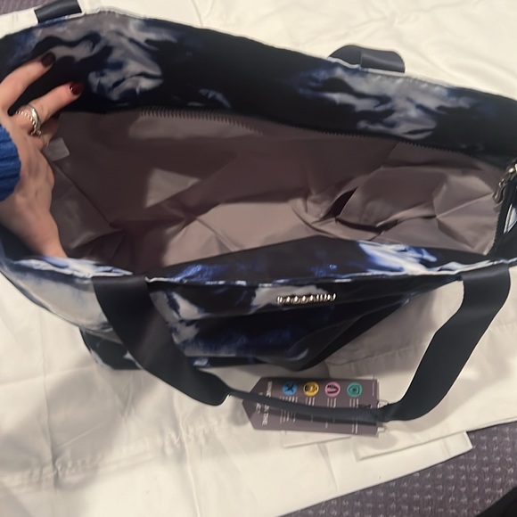 NWT baggallini bag - Picture 4 of 7